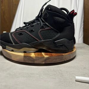 Jordan 6-17-23 Black Red Stitching.7y/ women’s 8.5